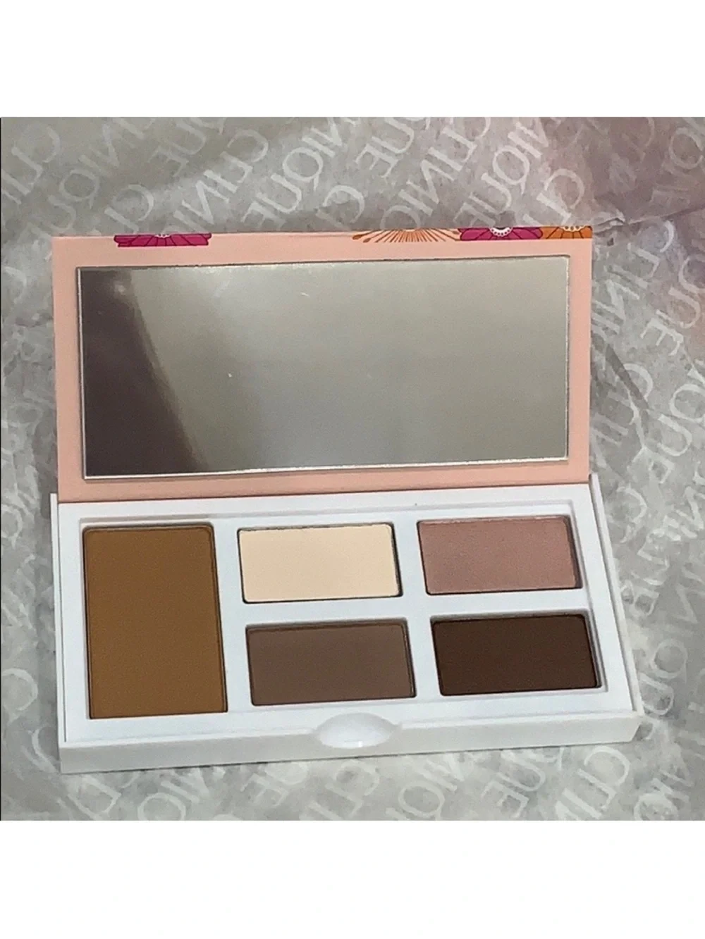 Clinique Limited Édition Shadow-Blush Palette 🌿🆕🌿